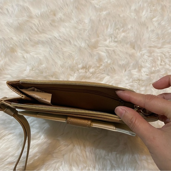 Minicci Cream Wristlet Wallet - Picture 4 of 7